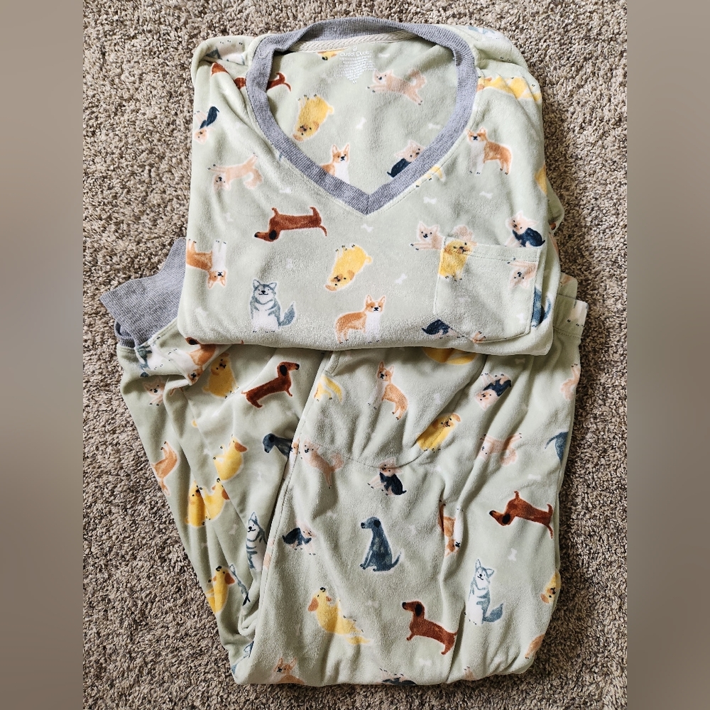Medium CuddlDuds pajamas